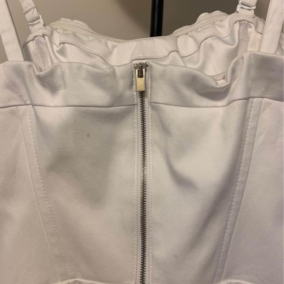 White fit and flare EXPRESS dress size 0 - Picture 3 of 4